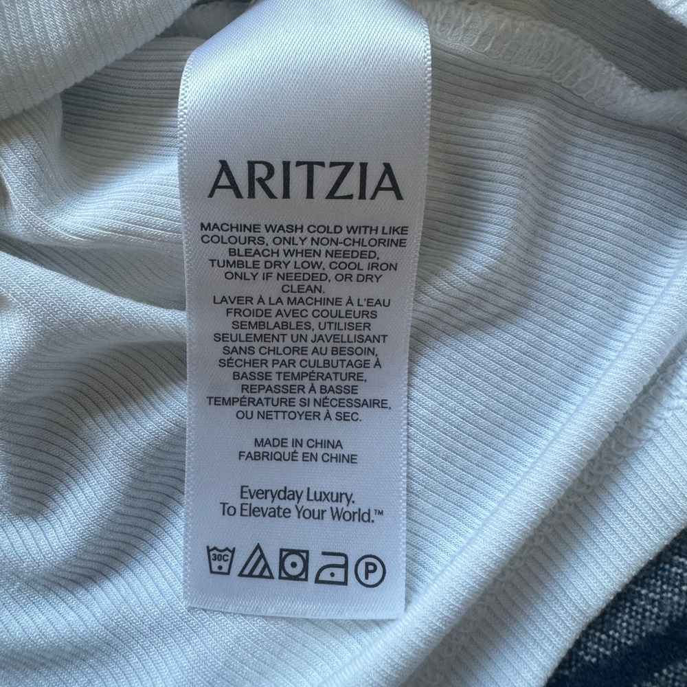 Aritzia TNA Community Ribbed Racerback Crop Tank | White | Size M - Picture 3 of 3